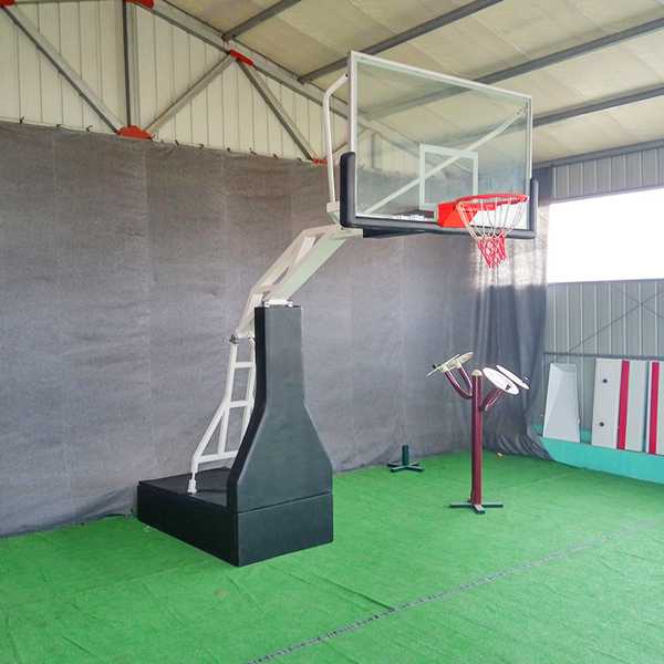 室内放篮球架高度离地面有多高